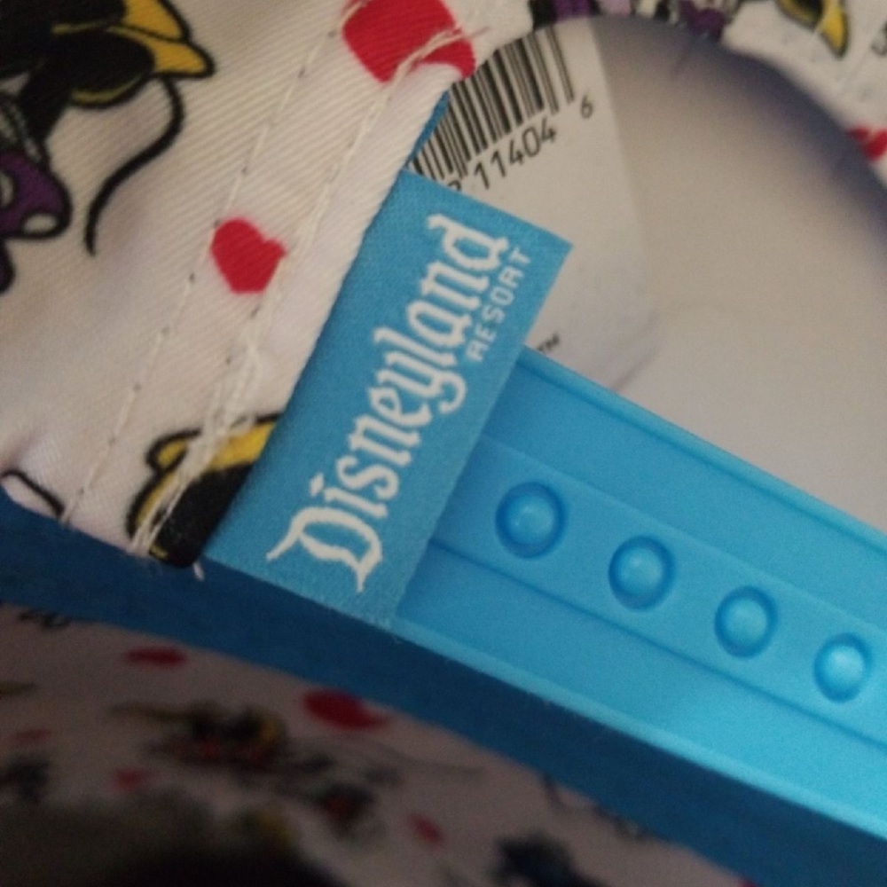 Minnie Mouse hat - Picture 5 of 7